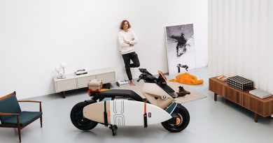 A uz BMW CE 04… i jedna daska za surf A uz BMW CE 04… i jedna daska za surf